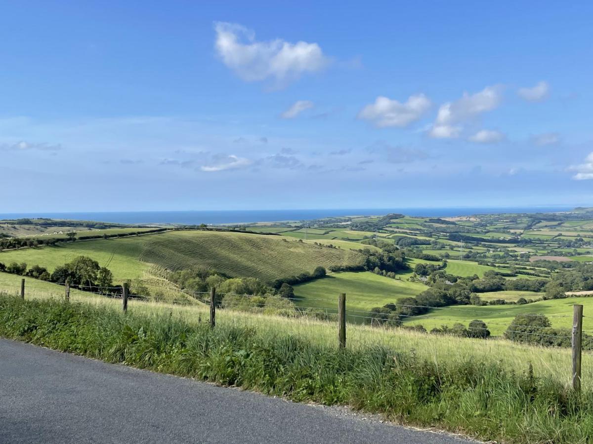 Golden Acre Jurassic Coastal ,eype Holiday home *