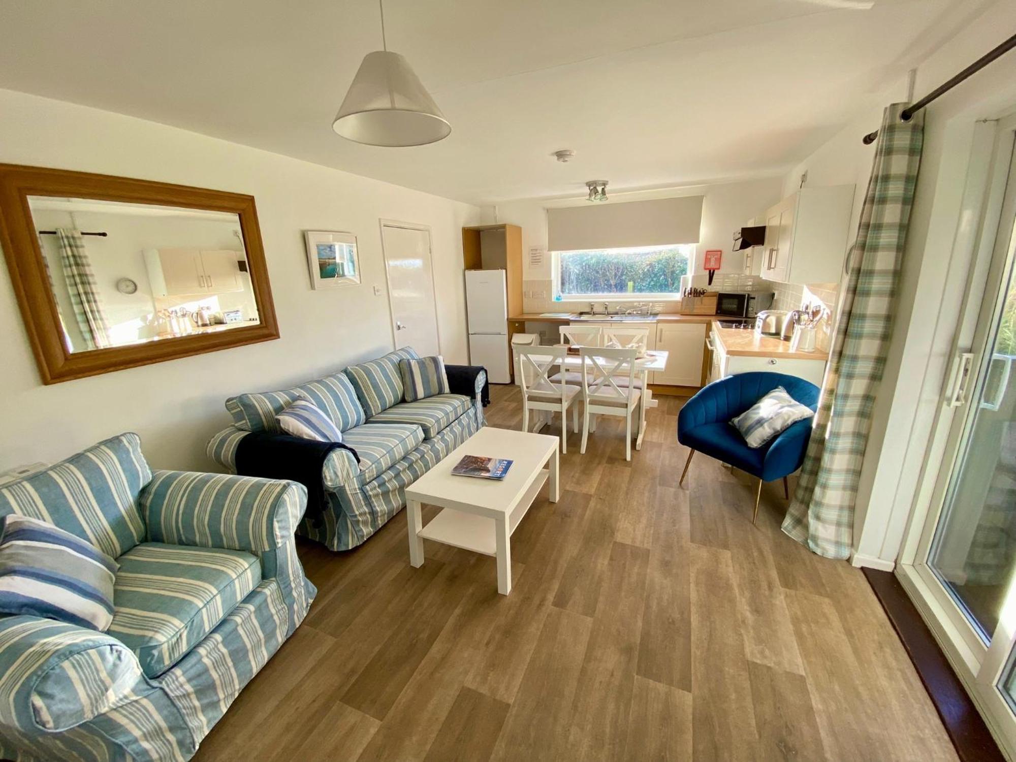 Golden Acre Jurassic Coastal ,eype Holiday home *