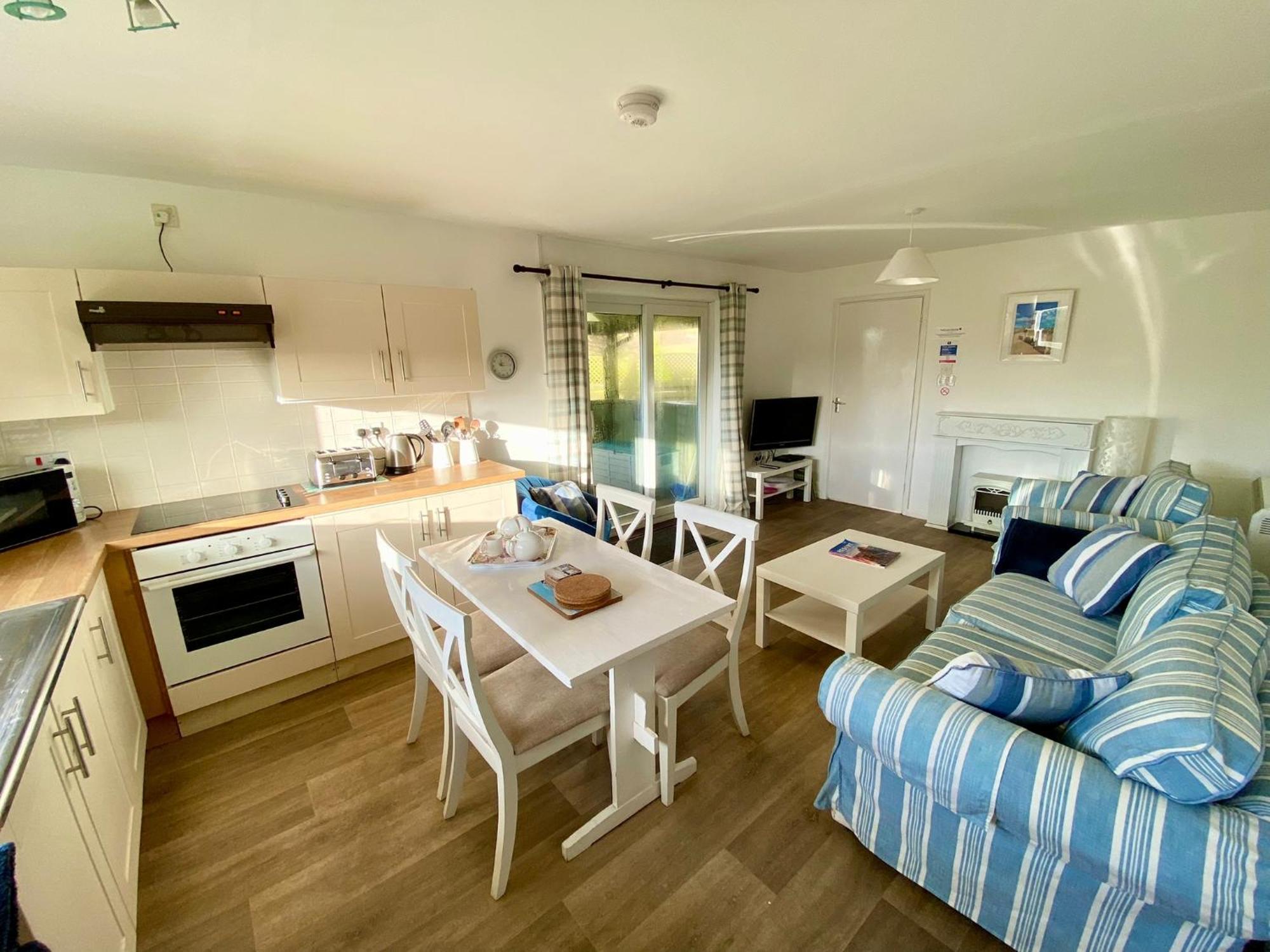 Golden Acre Jurassic Coastal ,eype Holiday home